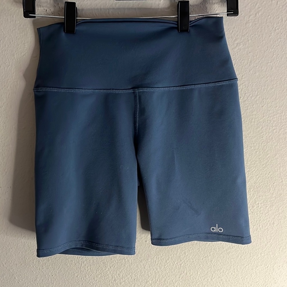 High Waist Biker Shorts
ALO